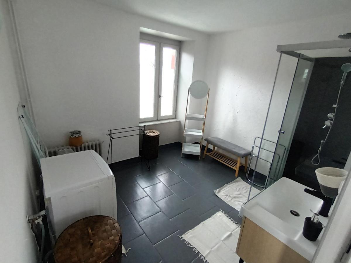 Le Miraillet, Gite Saint-Illide Екстер'єр фото