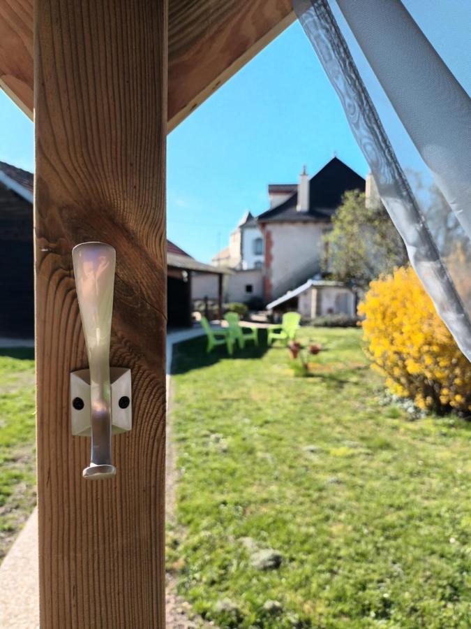 Le Miraillet, Gite Saint-Illide Екстер'єр фото